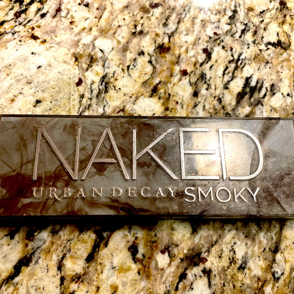 Urban Decay Naked Smoky Eyeshadow Palette
